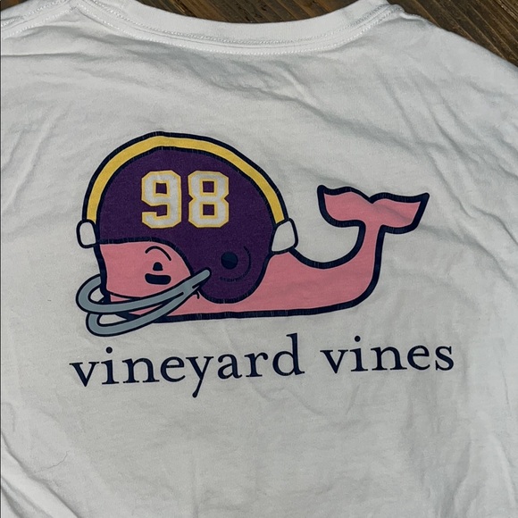 Vineyard Vines White T-Shirt with Whale Helmet Design - Picture 1 of 4